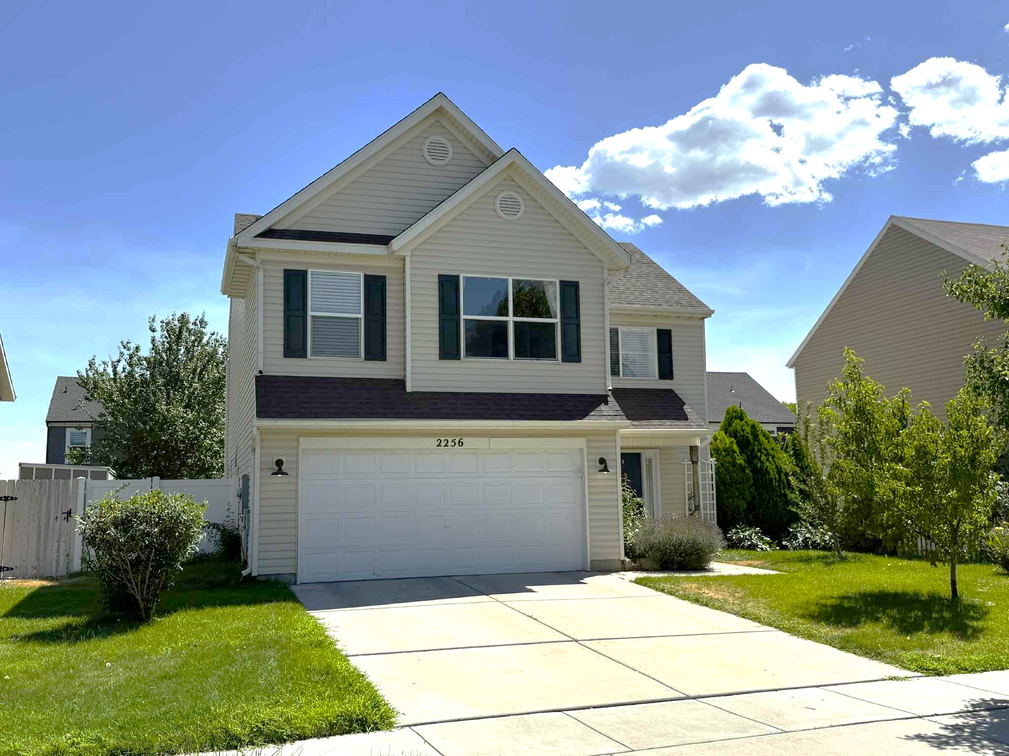 2256 E. Loch Lomond Dr.
