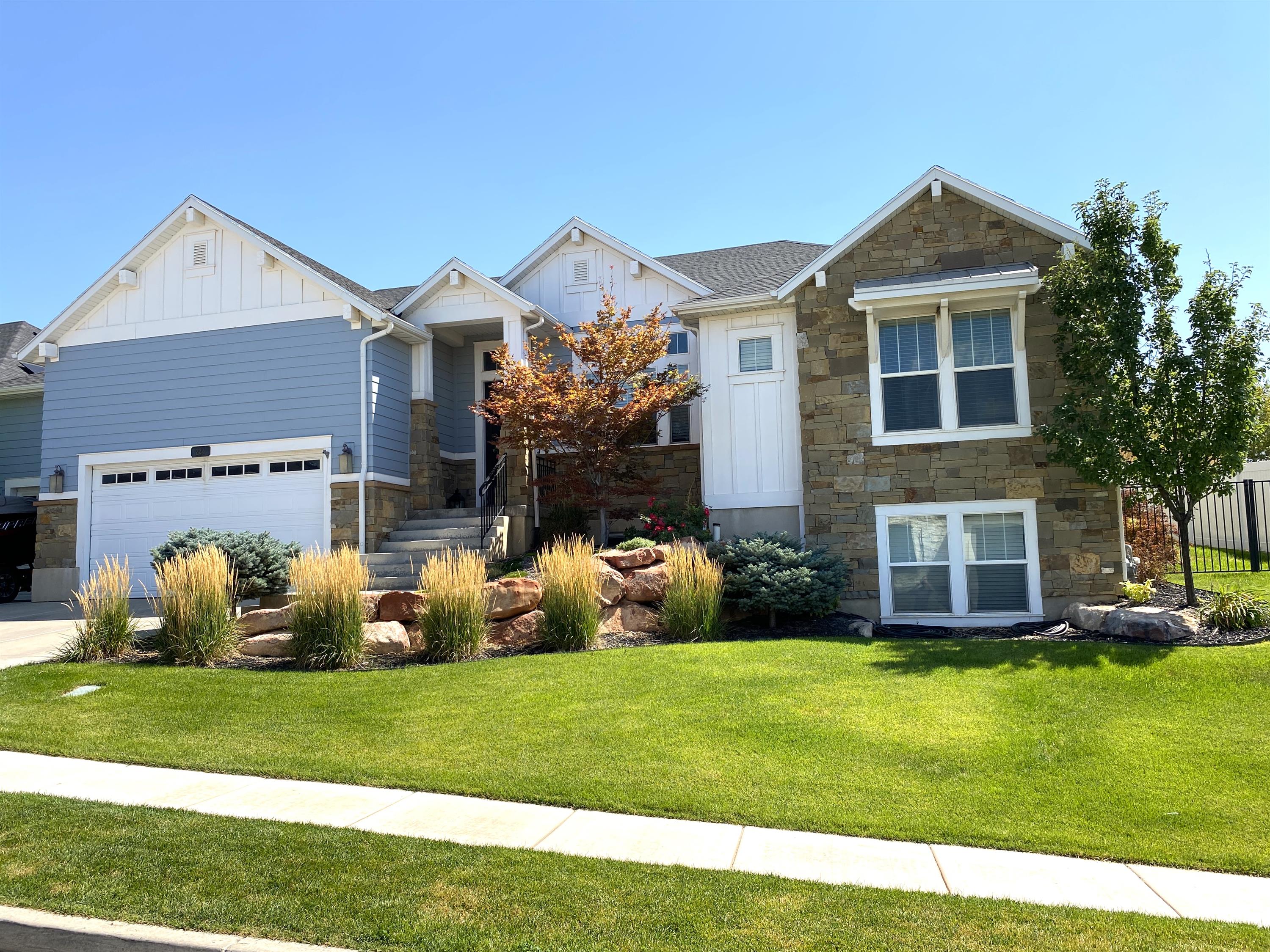 224 E. Pace Lane