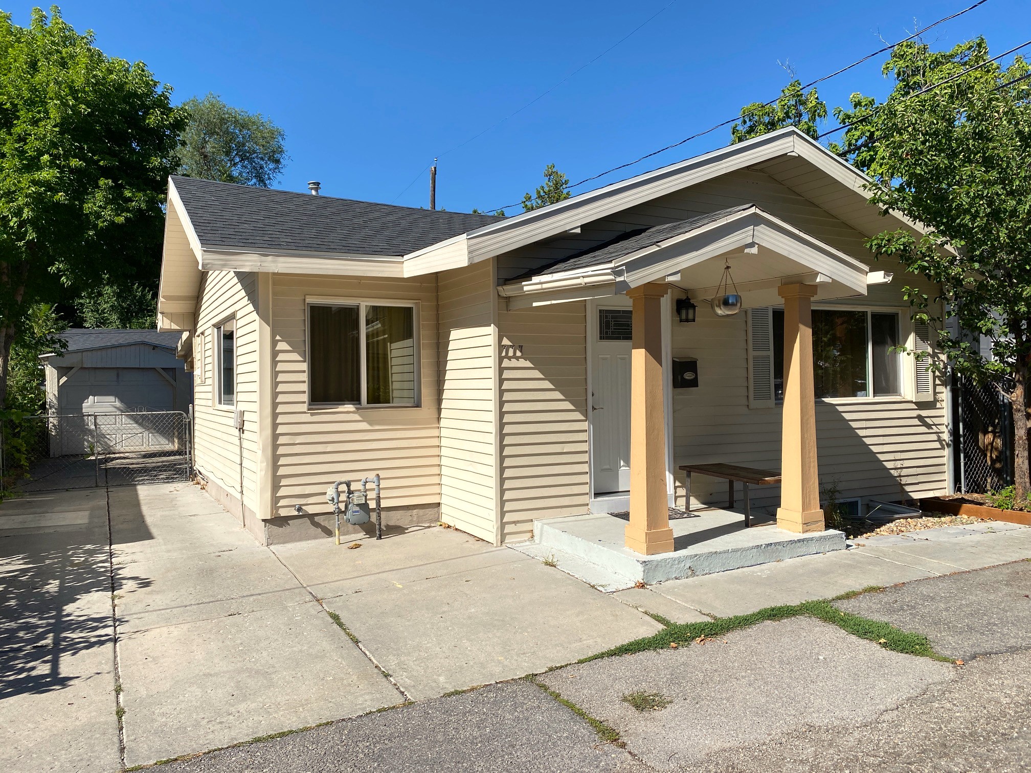 777 East Redondo Avenue